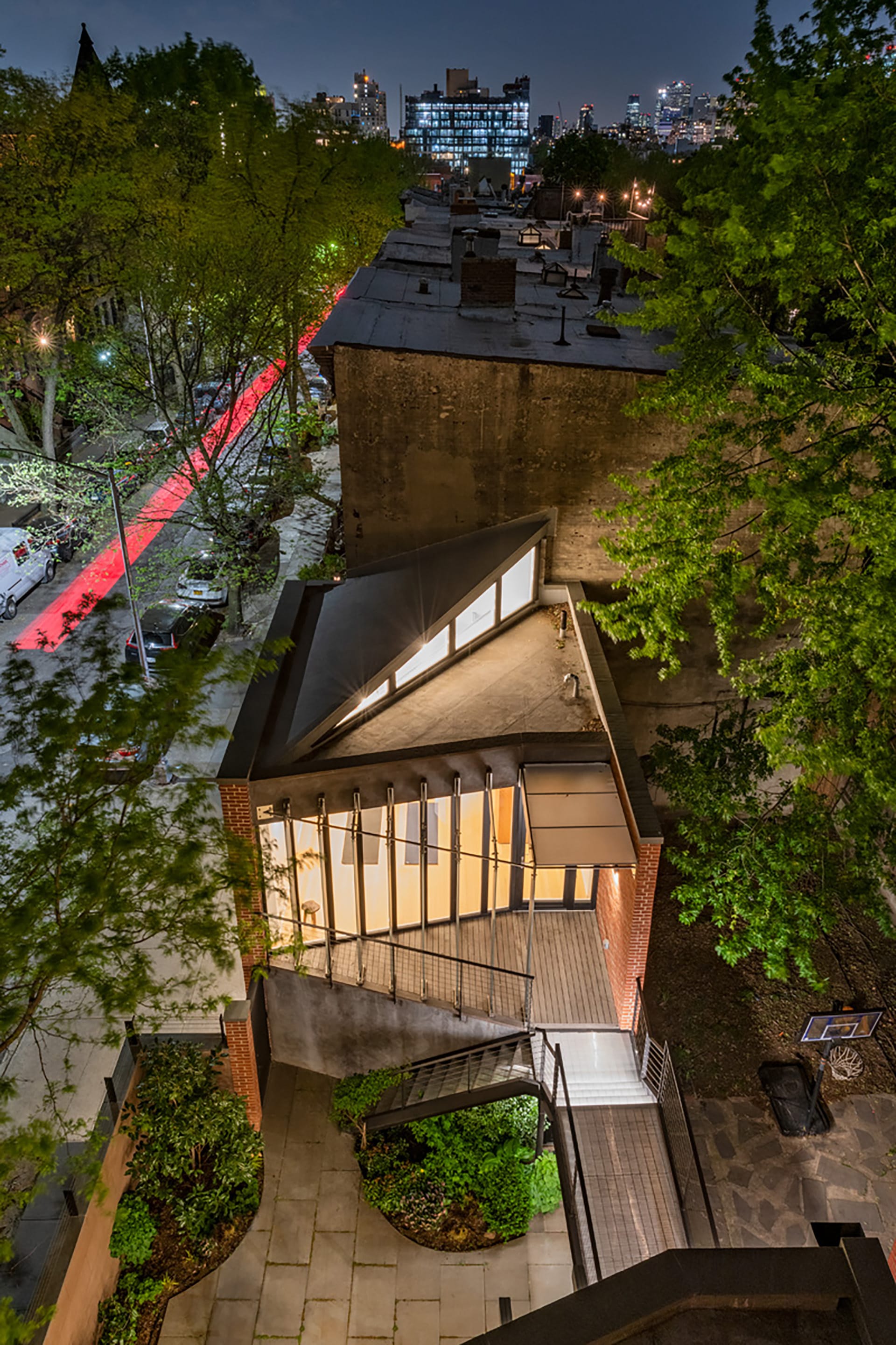 Bird's eye view of a detached garage in a Park Slope corner home